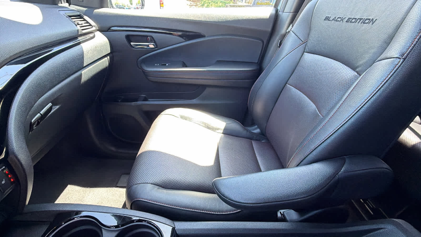 Used 2022 Honda Ridgeline Black Edition image 12