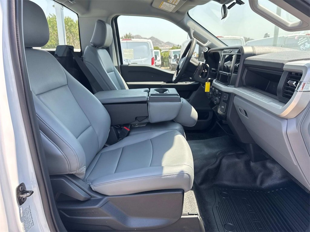 New 2025 Ford F350 XL w/ XL Chrome Package image 21
