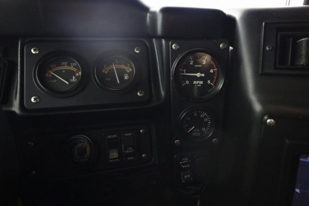 Used 1998 HUMMER H1 4-Door Wagon image 24