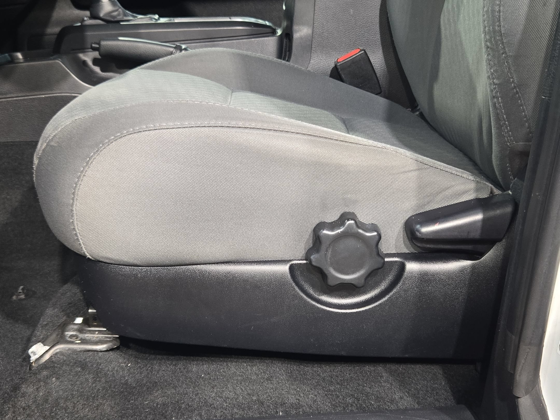 Used 2021 Toyota Tacoma SR RWD image 22