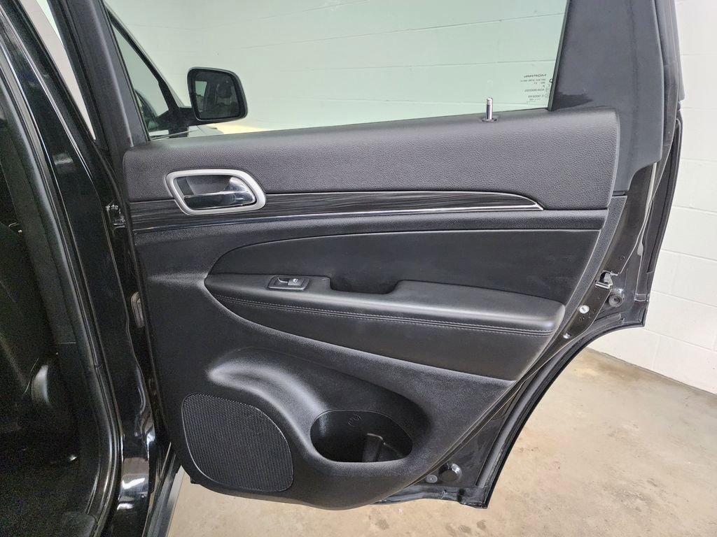 Used 2022 Jeep Grand Cherokee Limited image 31