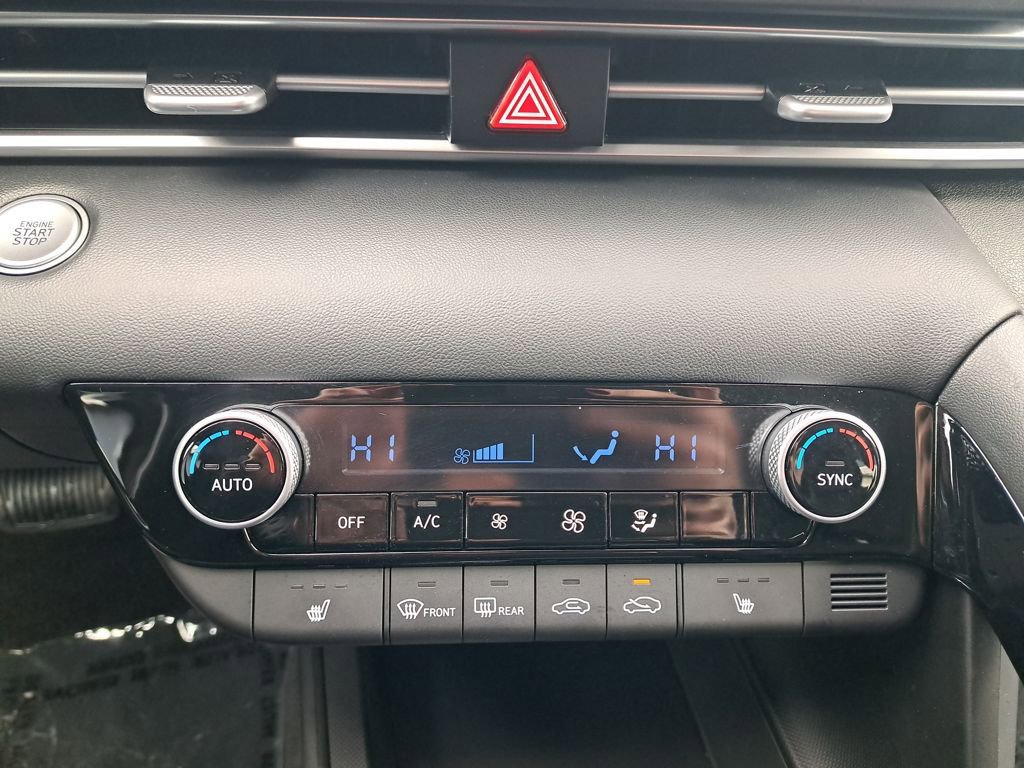 Used 2023 Hyundai Elantra Blue image 22