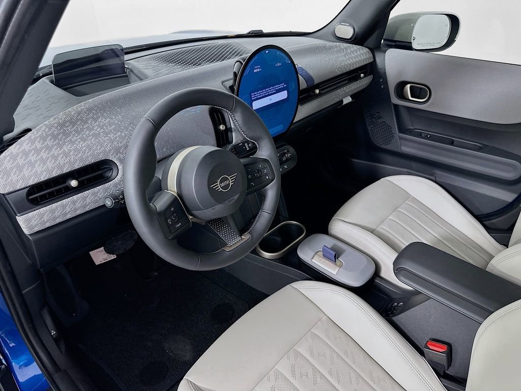 Certified 2025 MINI Cooper S image 9