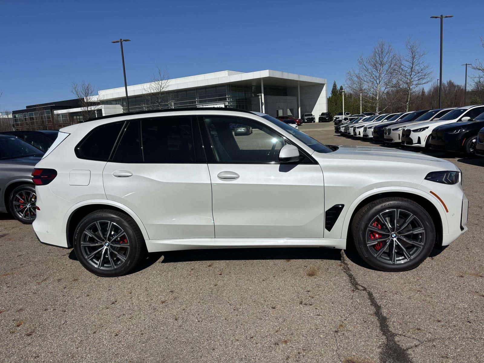 New 2026 BMW X5 xDrive50e image 4