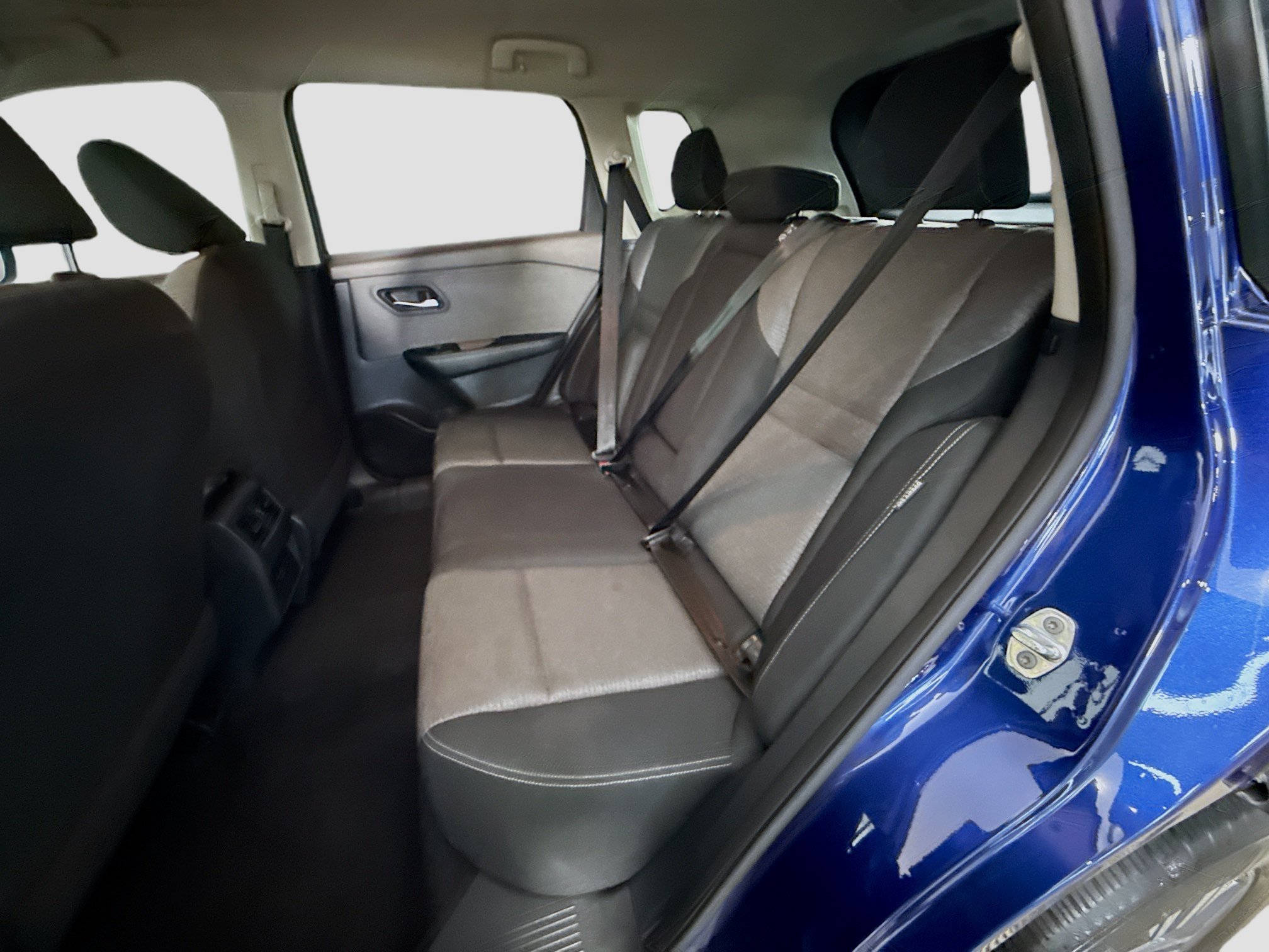 Used 2023 Nissan Rogue SV FWD image 25