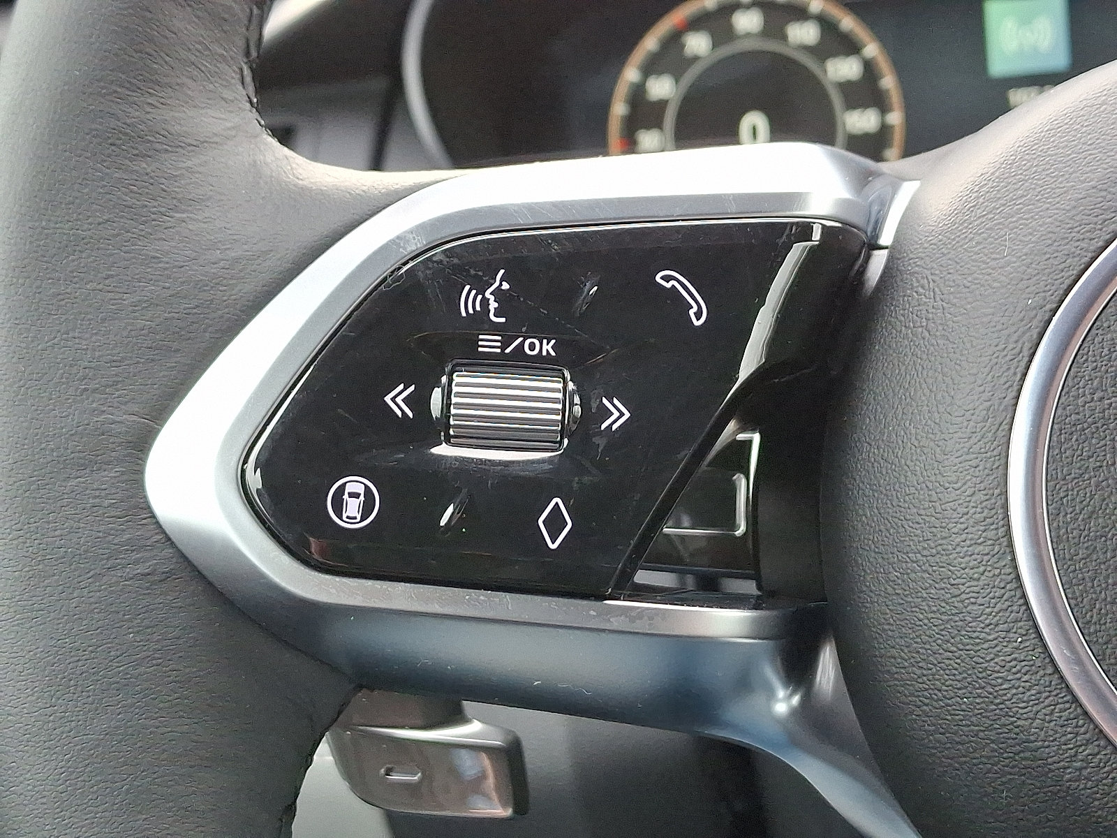 New 2024 Jaguar E-PACE R-Dynamic SE AWD/4WD image 17