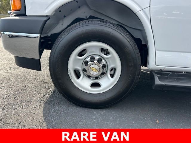 Used 2025 Chevrolet Express 3500 LT w/ LT Preferred Equipment Group image 9