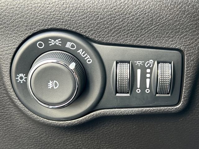 Used 2025 Jeep Compass Limited AWD/4WD image 29