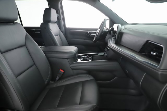 Used 2025 Chevrolet Tahoe Z71 image 31