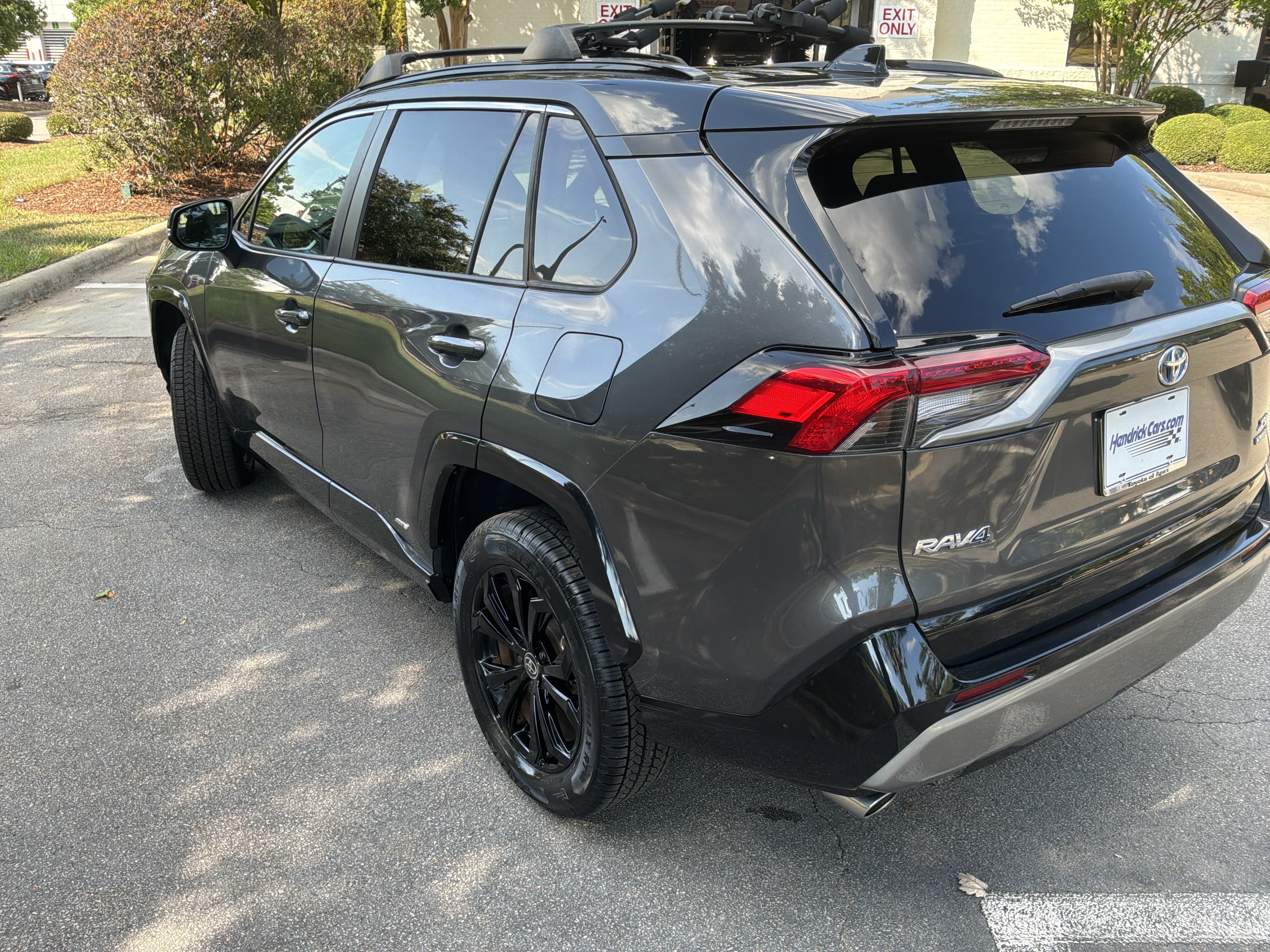 Used 2022 Toyota RAV4 XSE AWD/4WD image 8