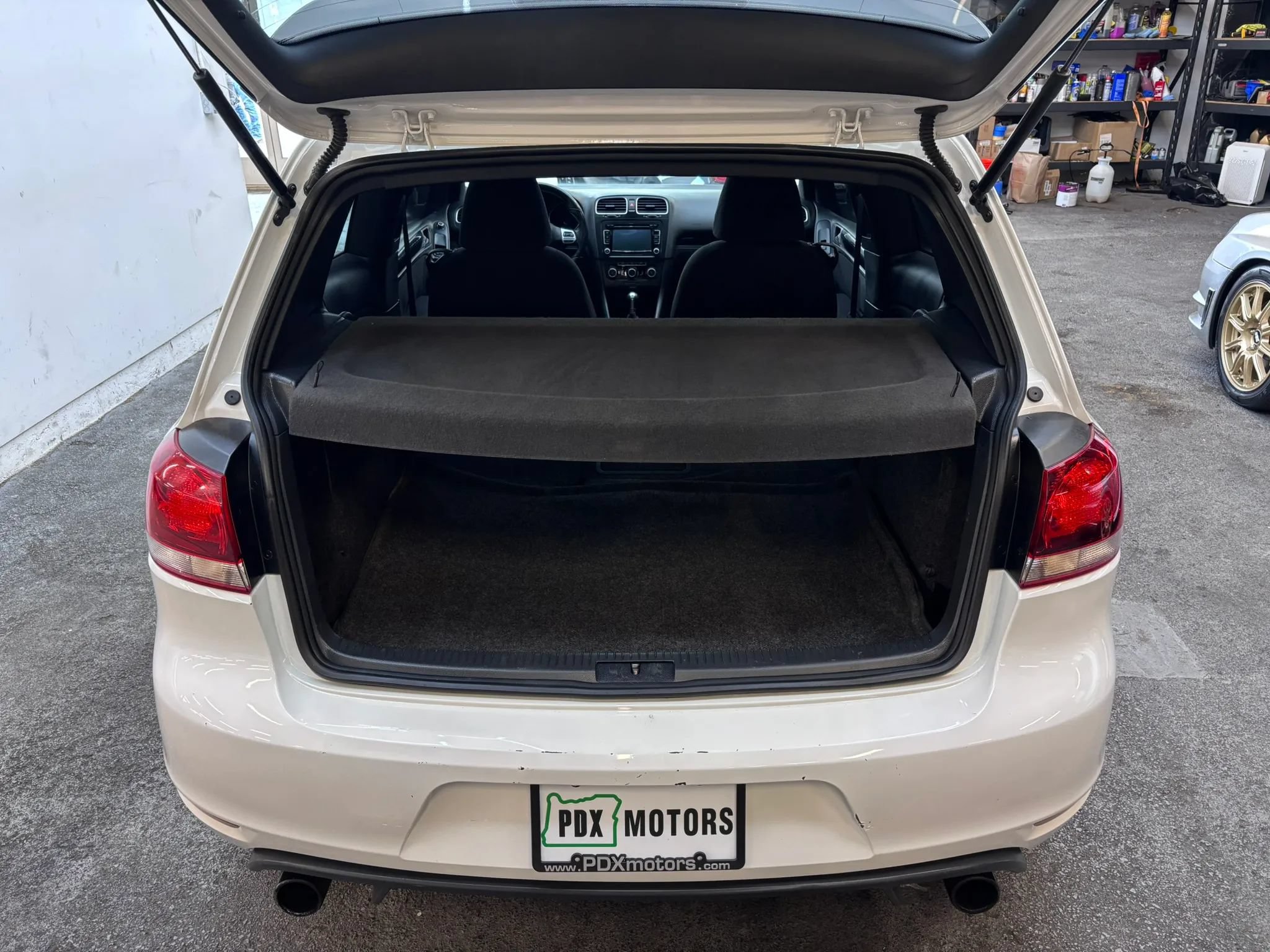 Used 2011 Volkswagen Golf 2-Door FWD image 23