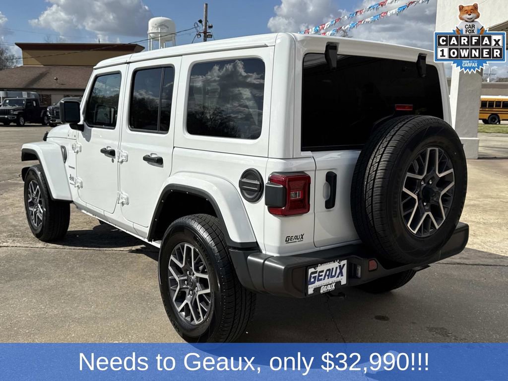 Used 2024 Jeep Wrangler Unlimited Sahara AWD/4WD image 11