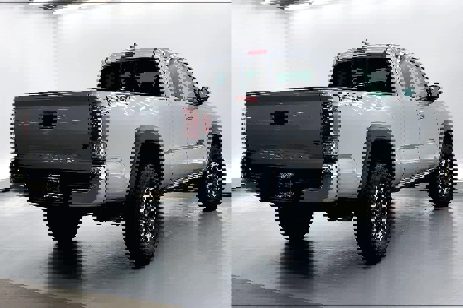 Used 2022 Toyota Tacoma TRD Off-Road image 4