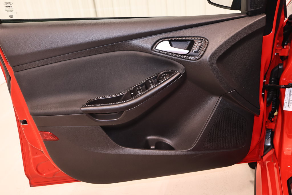 Used 2015 Ford Focus ST w/ Equipment Group 401A FWD image 9