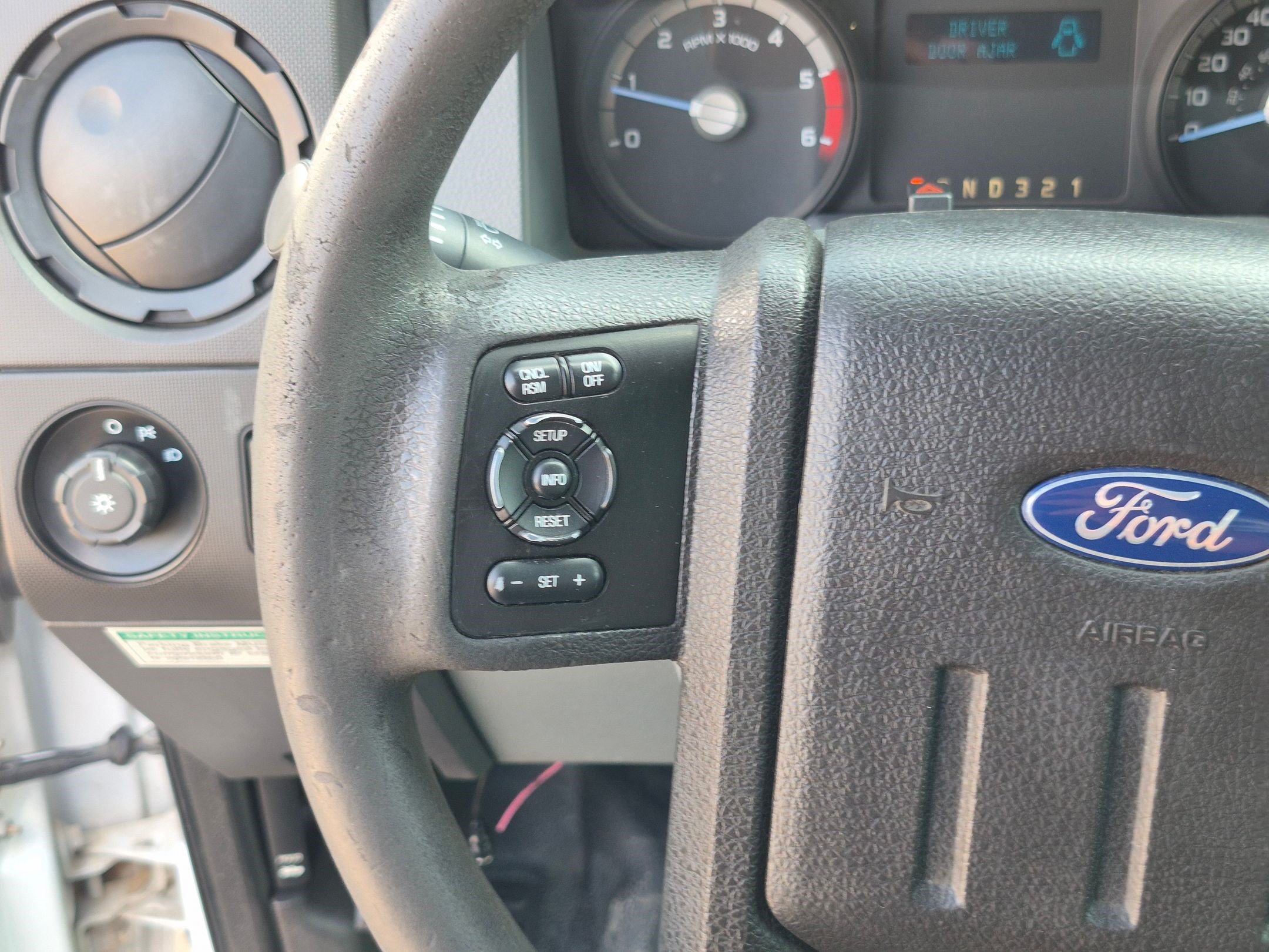 Used 2016 Ford F550 4x4 Regular Cab Super Duty image 17