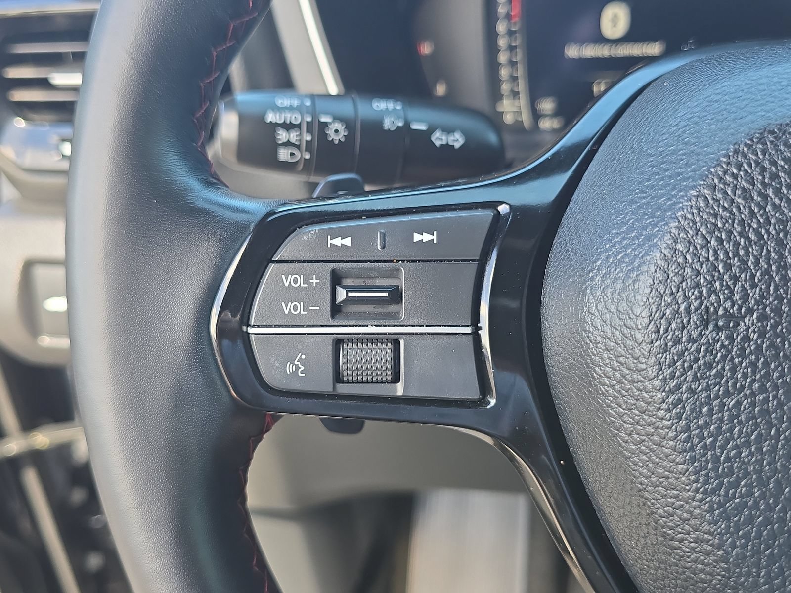 Used 2025 Honda Pilot Black Edition image 24