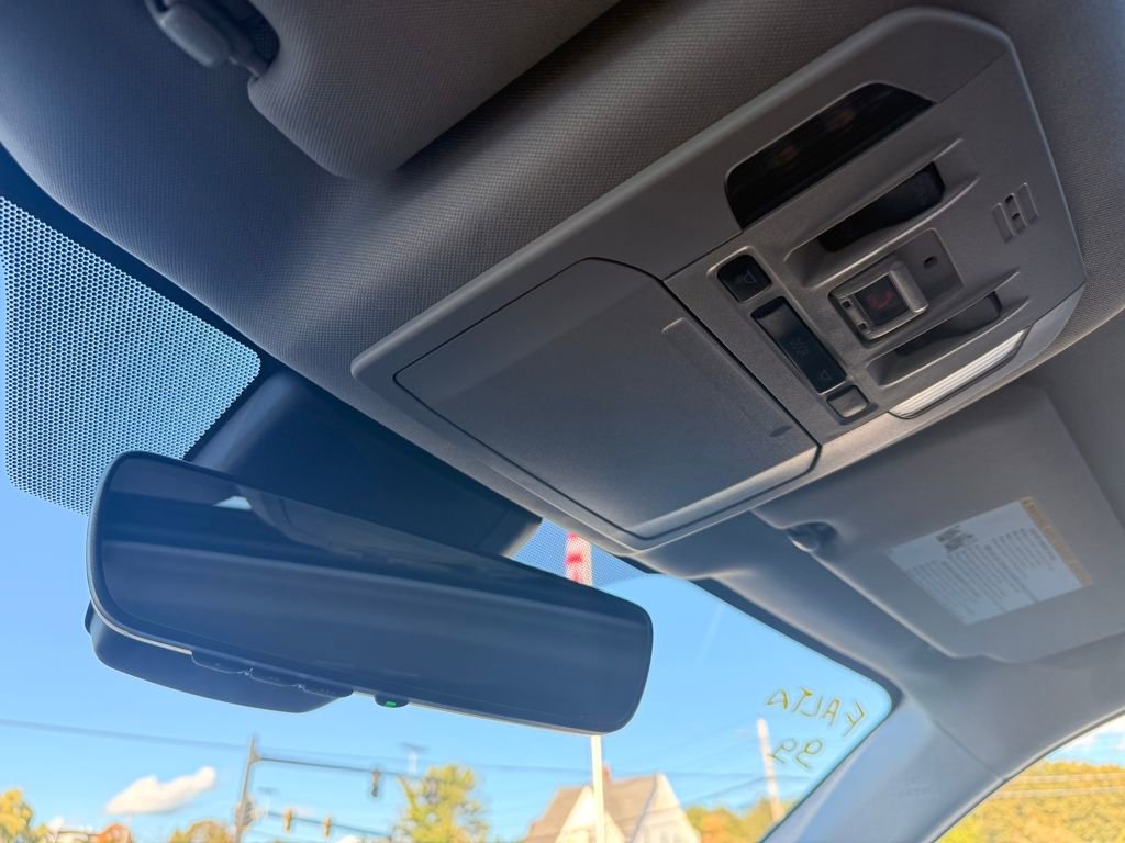 Used 2022 Toyota Highlander XLE image 35