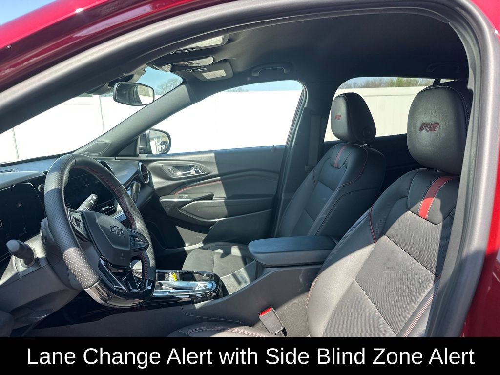Used 2025 Chevrolet Trax RS w/ Driver Confidence Package image 11