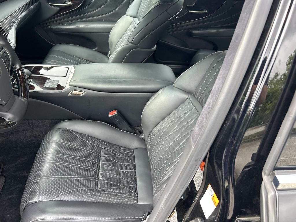 Used 2023 Lexus LS 500 AWD w/ Interior Upgrade Package image 14