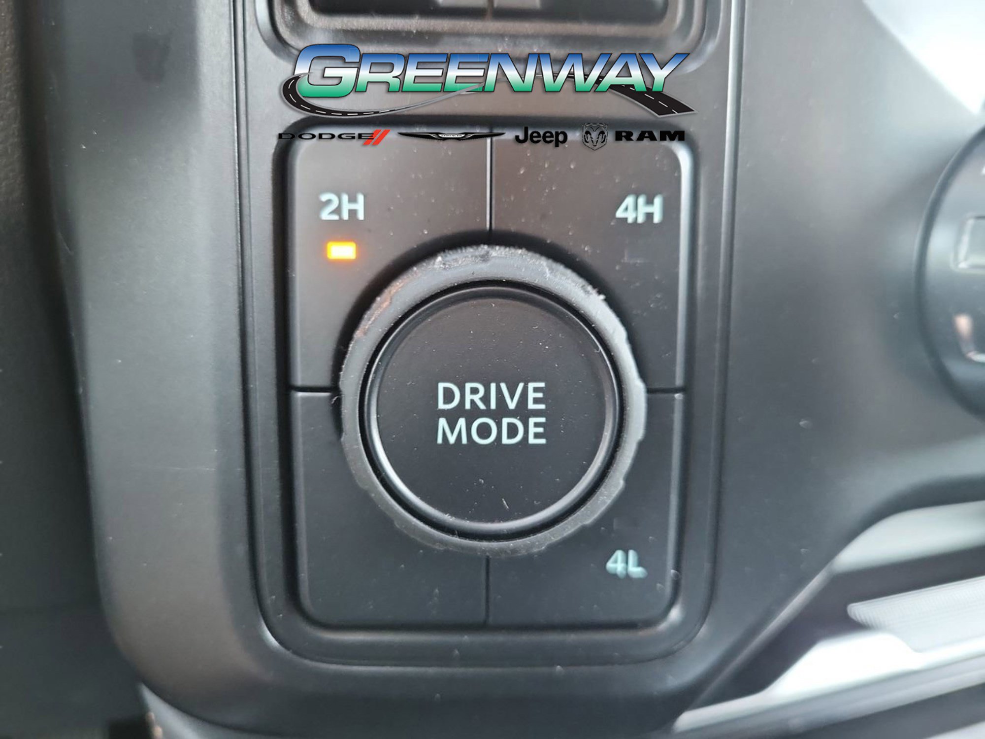 Used 2024 Ford F350 Platinum w/ FX4 Off-Road Package image 21