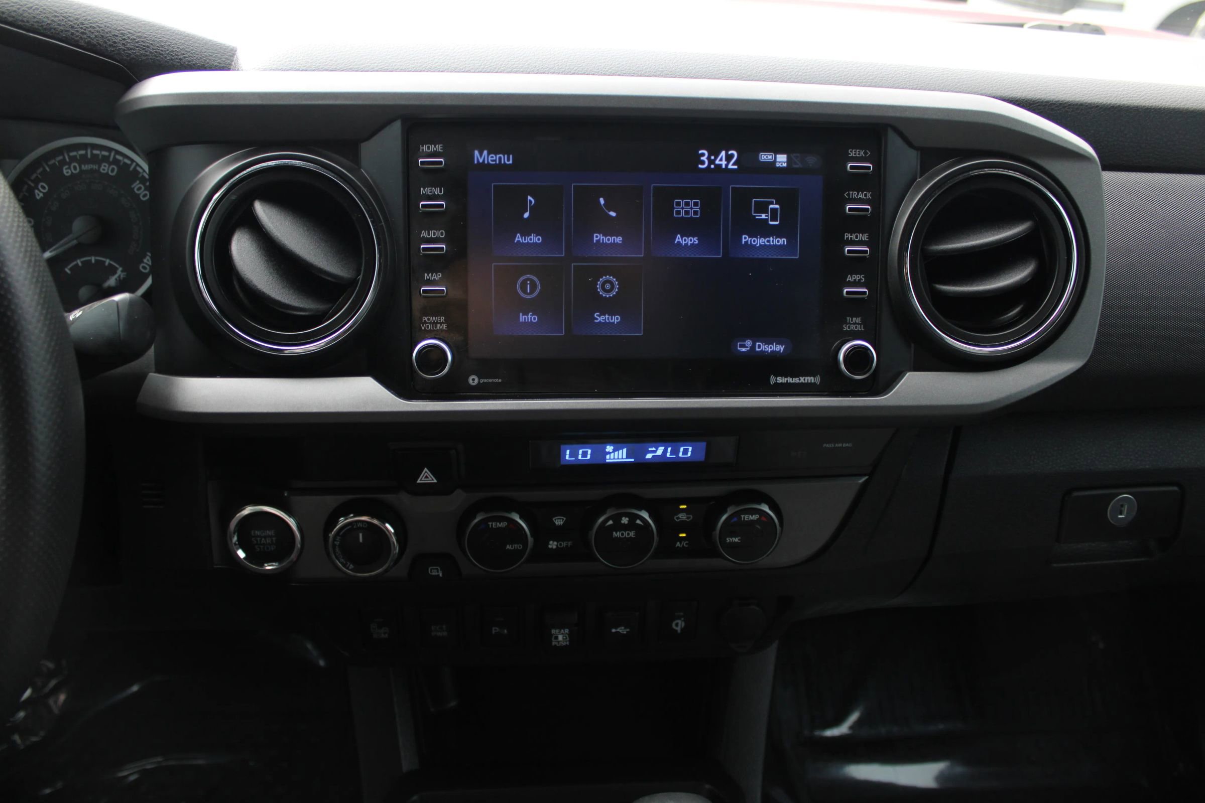 Used 2022 Toyota Tacoma TRD Off-Road image 23