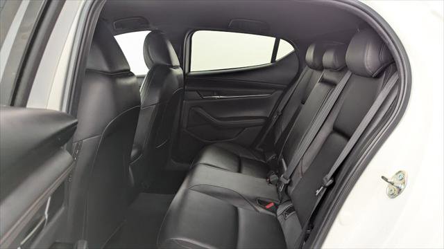 Used 2019 MAZDA MAZDA3 AWD Hatchback w/ Preferred Pkg image 17