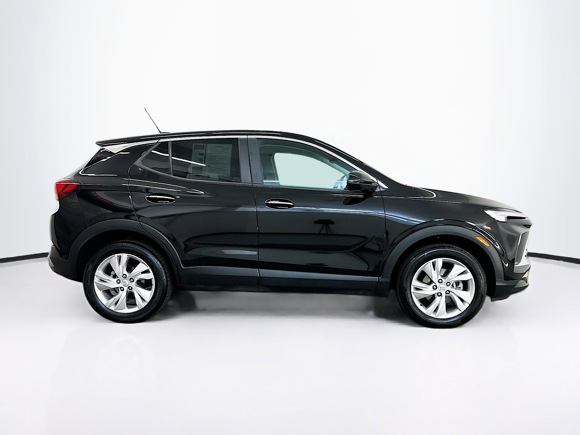 Used 2025 Buick Encore GX Preferred AWD/4WD image 10