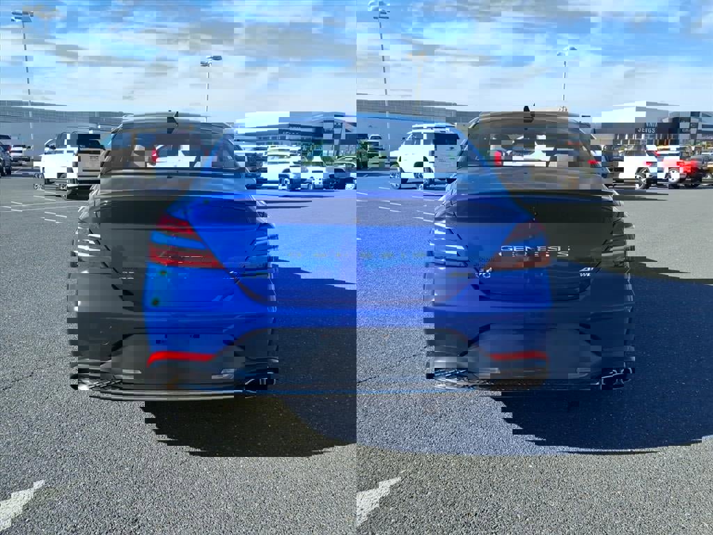 Used 2022 Genesis G70 2.0T image 5