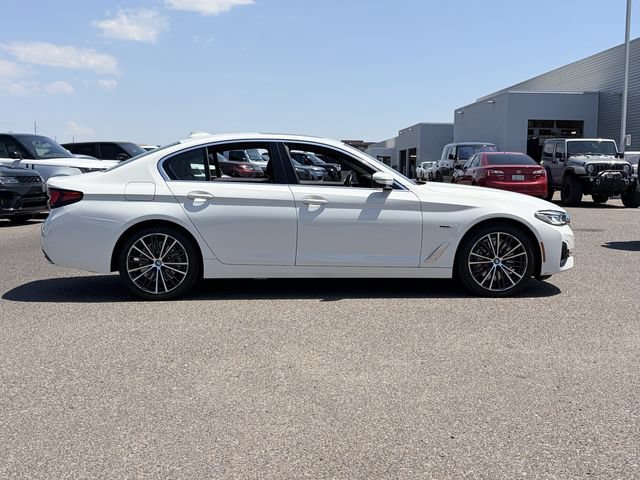 Used 2023 BMW 530e w/ Premium Package RWD image 5