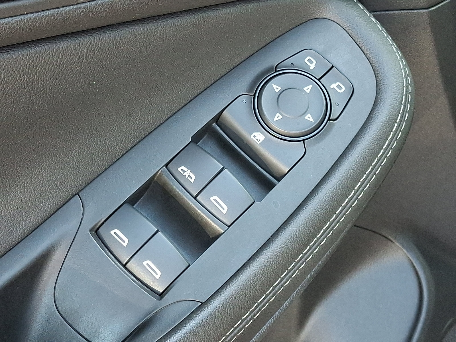 Used 2023 Buick Encore GX Preferred w/ Cold Weather Comfort Package AWD/4WD image 13