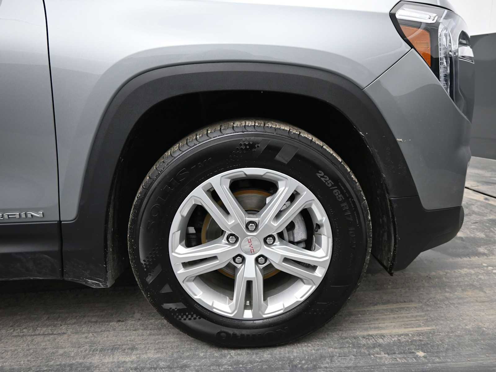 Used 2024 GMC Terrain SLE image 10