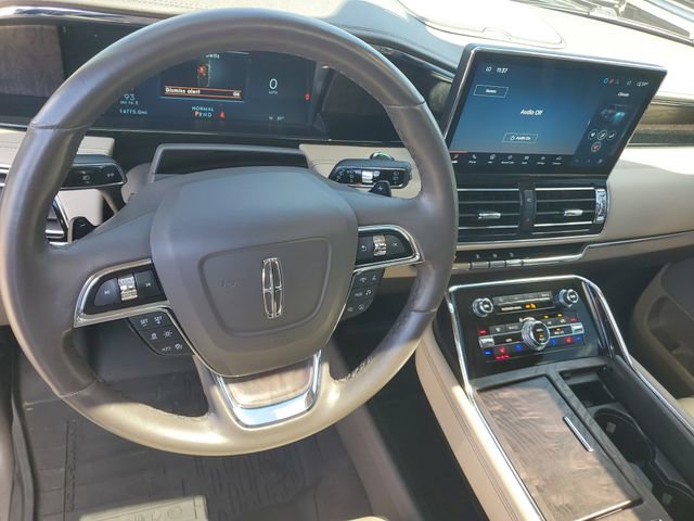 Used 2024 Lincoln Navigator Reserve AWD/4WD image 12