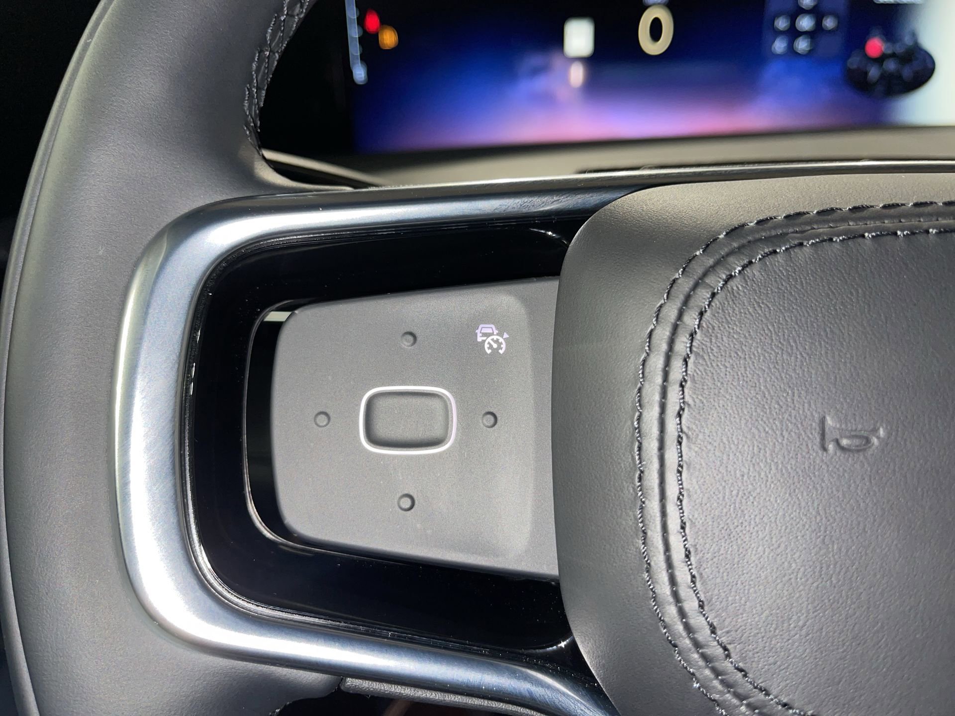 New 2024 Lincoln Nautilus Premier w/ Equipment Group 102A image 24