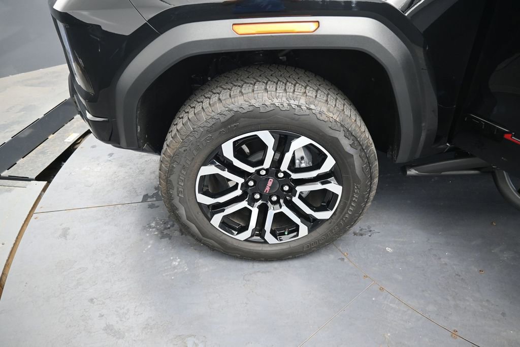 Used 2025 GMC Canyon AT4 w/ Nightfall Edition AWD/4WD image 15