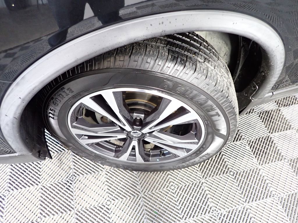 Used 2020 Nissan Rogue SV w/ Sun & Sound Touring Package image 46