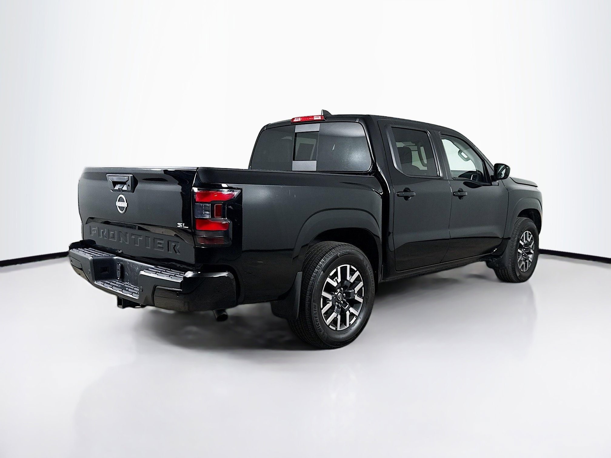 Used 2024 Nissan Frontier SL w/ Technology Package image 32