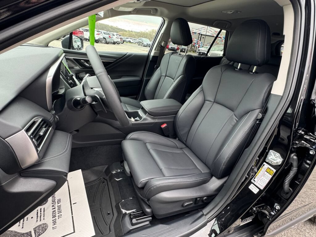 Used 2025 Subaru Outback Limited AWD/4WD image 15