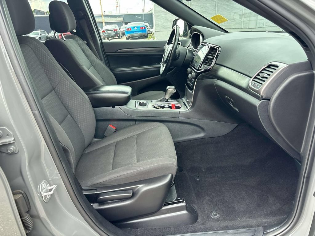 Certified 2020 Jeep Grand Cherokee Laredo AWD/4WD image 20