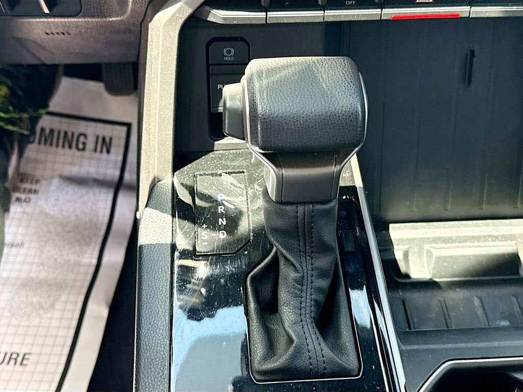 Used 2022 Toyota Tundra SR5 w/ Convenience Package image 17