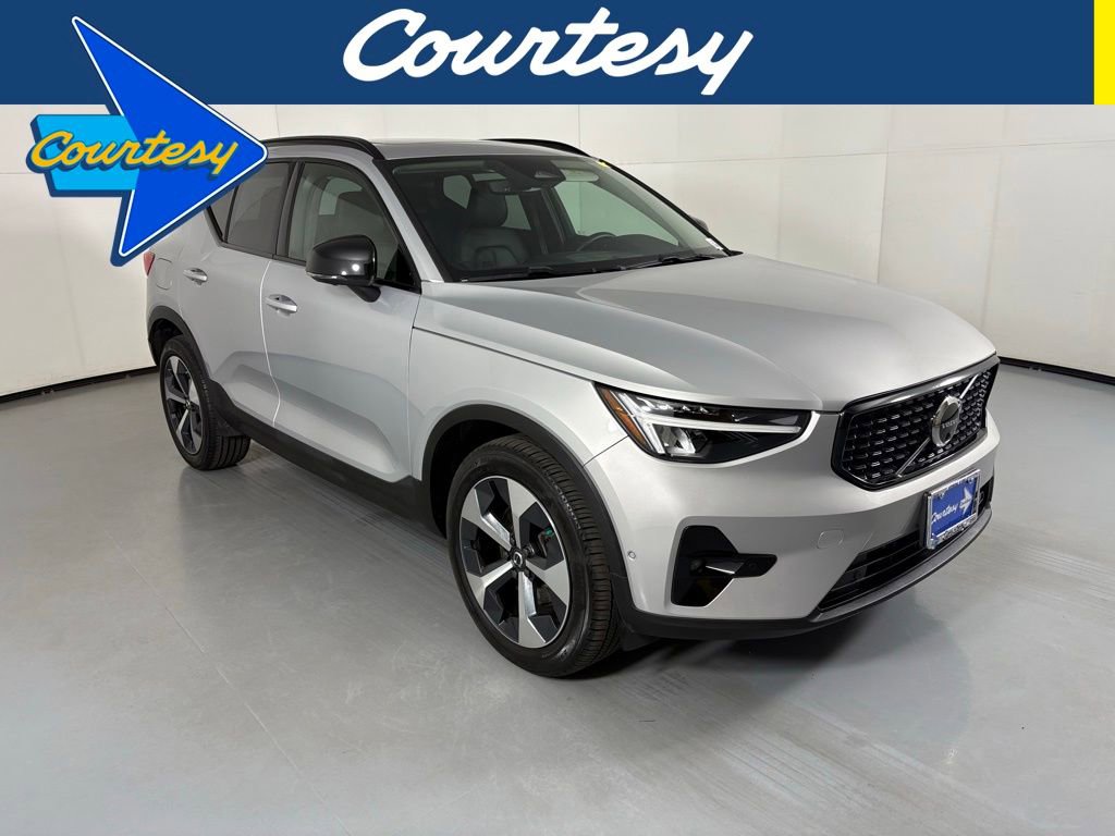 Used 2023 Volvo XC40 B5 Plus w/ Driver Assist Package image 1