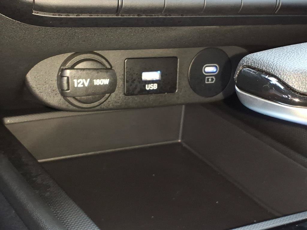 Used 2026 Hyundai Elantra SE FWD image 30
