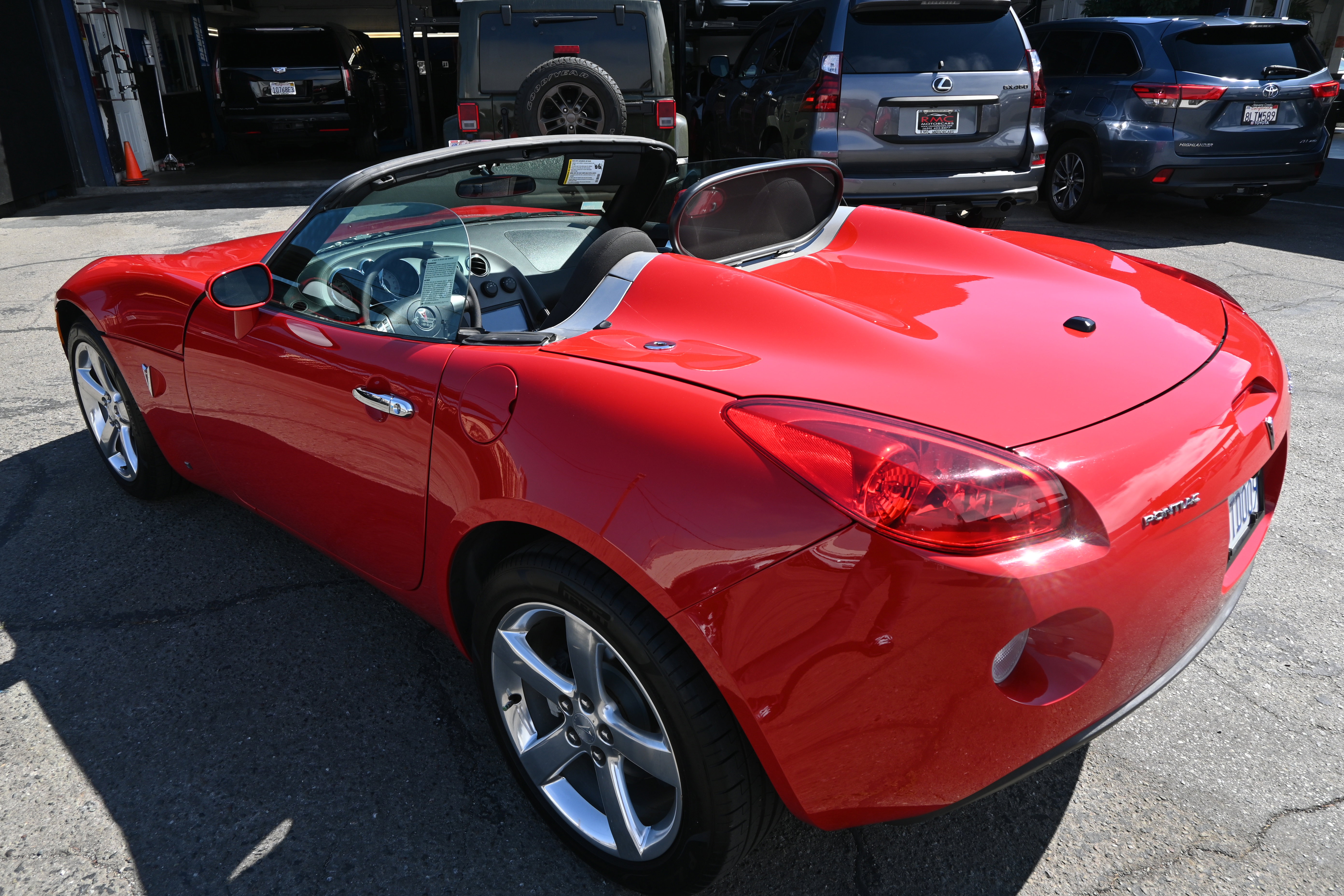 Used 2006 Pontiac Solstice Convertible w/ Power Package image 32
