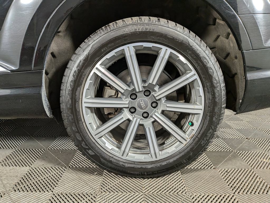 Used 2018 Audi Q7 3.0T Premium Plus w/ Premium Plus Package image 13