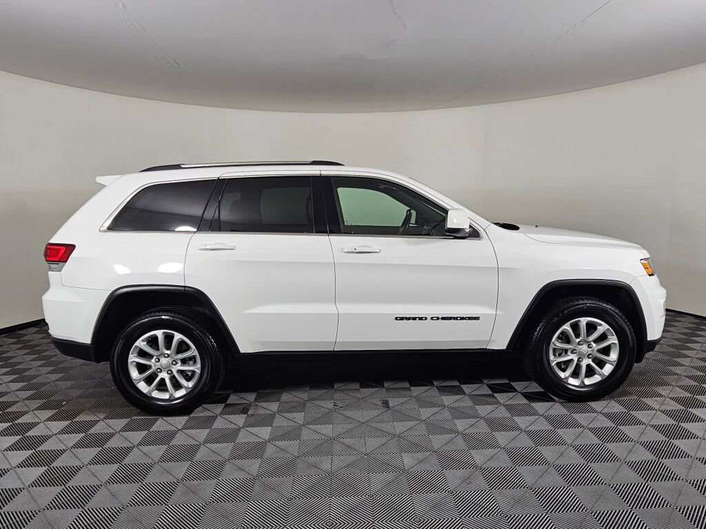 Used 2021 Jeep Grand Cherokee Laredo AWD/4WD image 2