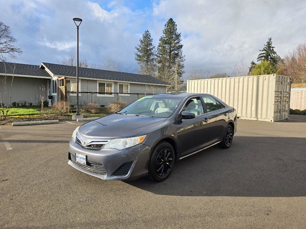 Used 2012 Toyota Camry LE image 1