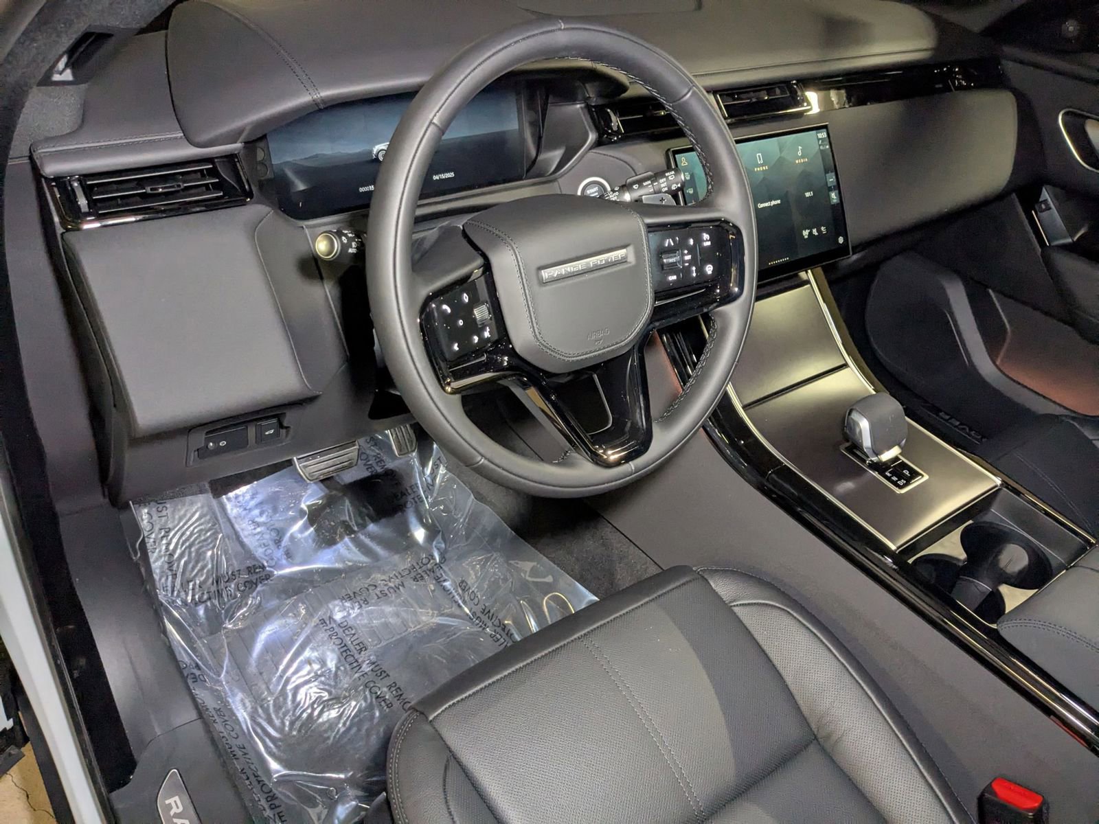 New 2026 Land Rover Range Rover Velar Dynamic SE image 3