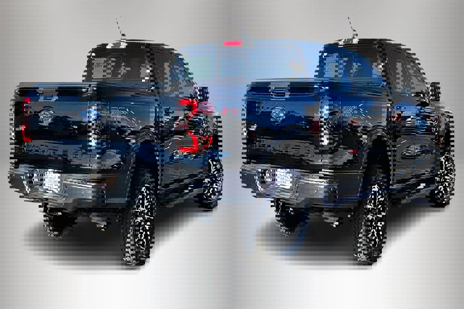 Used 2024 Ford Ranger Lariat w/ FX4 Off-Road Package image 6