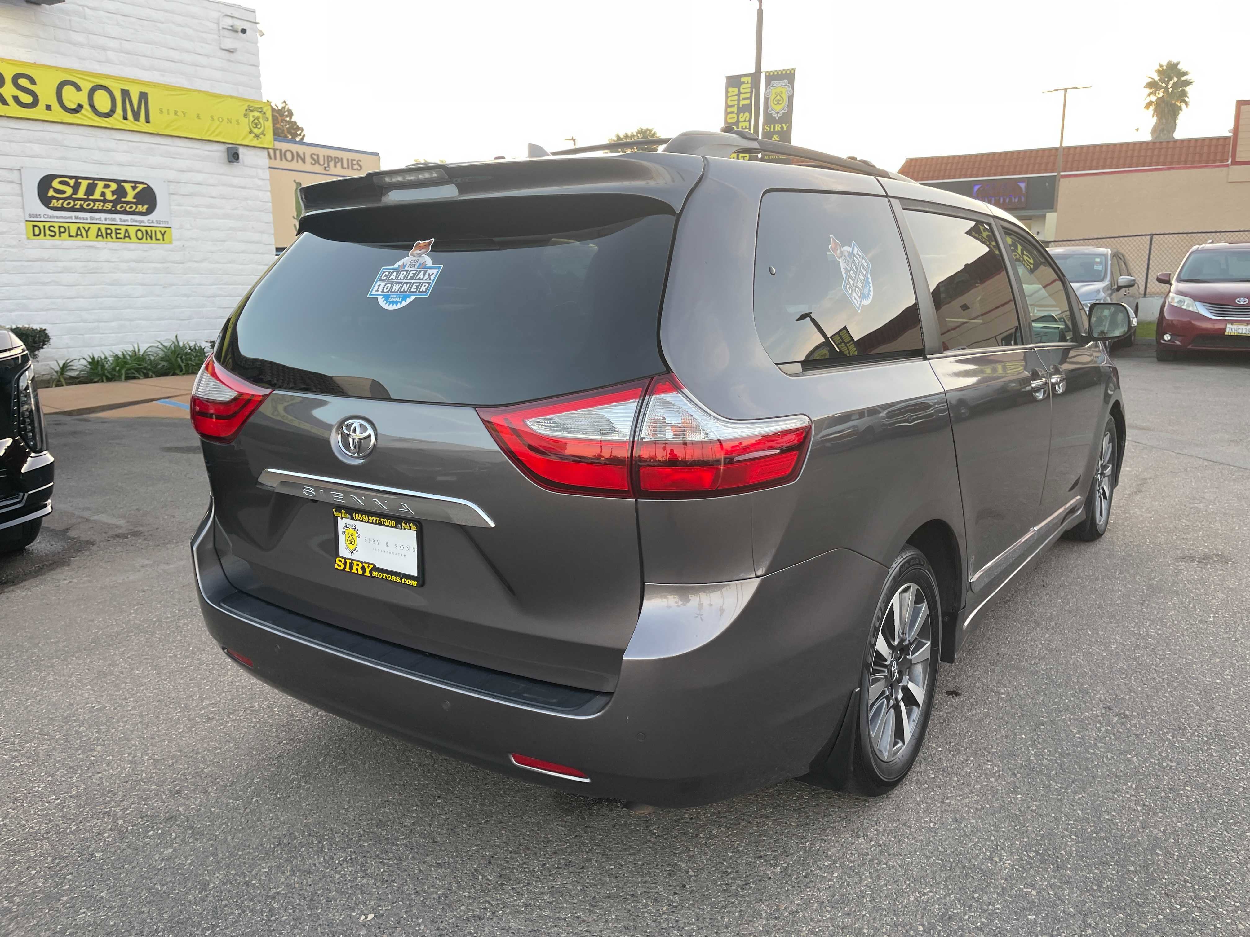 Used 2019 Toyota Sienna Limited Premium w/ Protection Package image 3