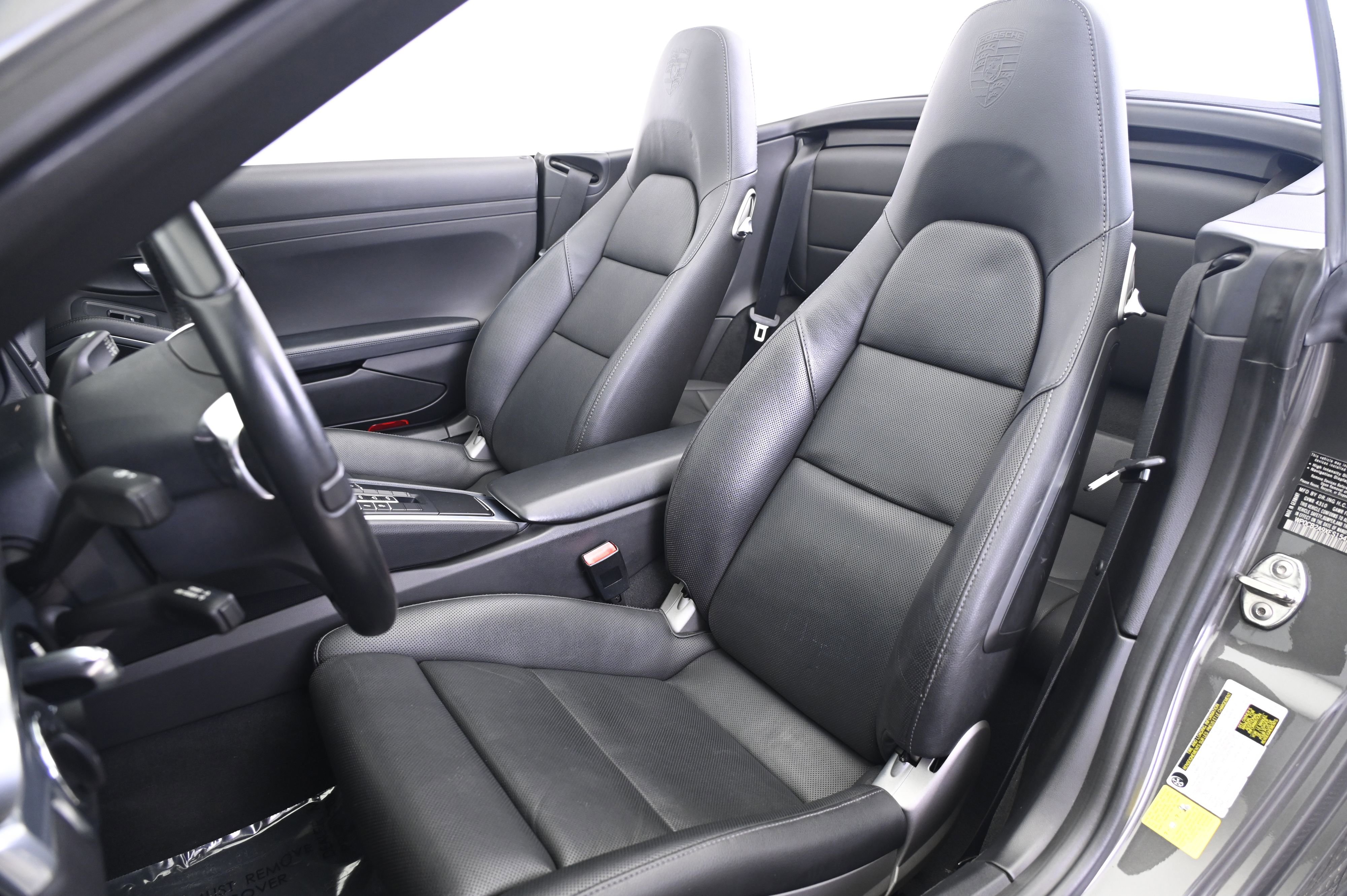 Used 2014 Porsche 911 Carrera 4S image 5