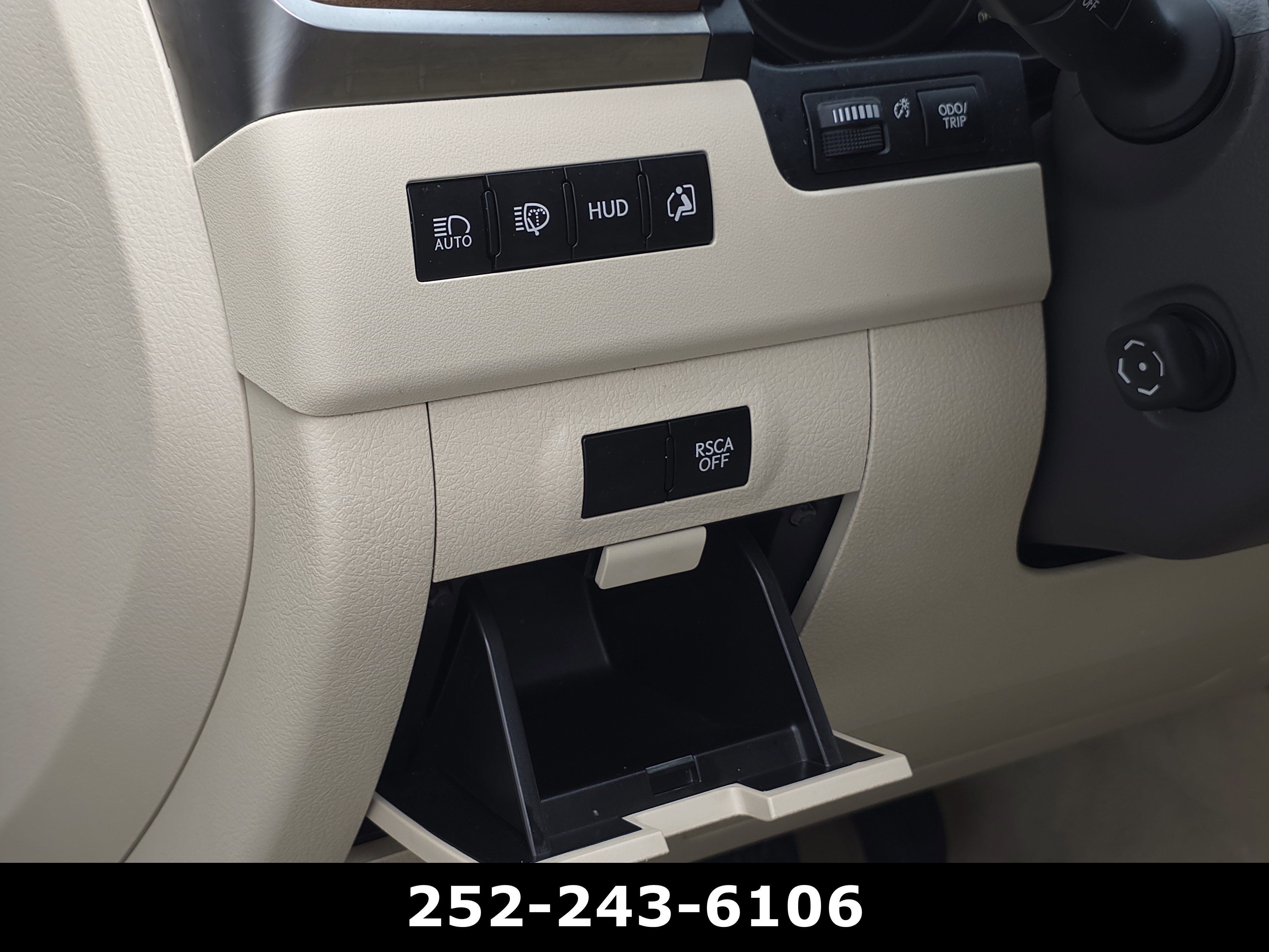 Used 2016 Lexus LX 570 4WD w/ Luxury Package image 29